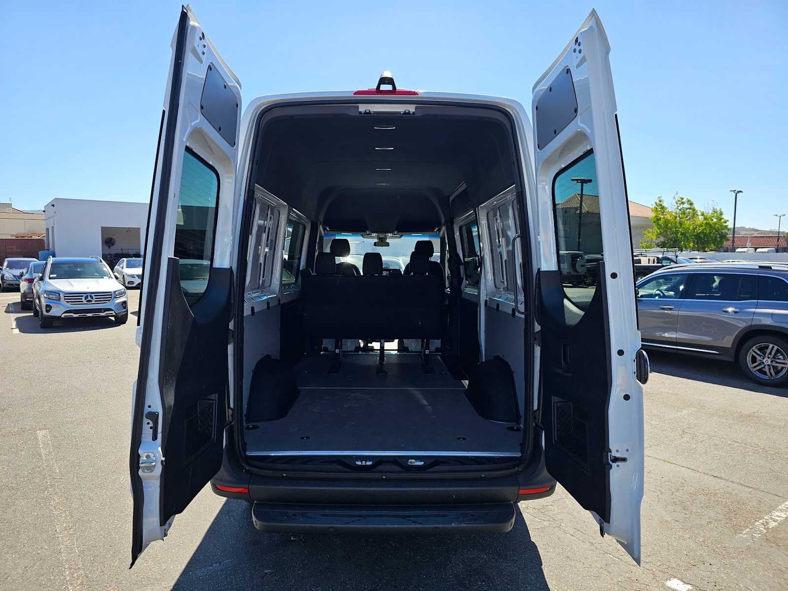2026 Mercedes-Benz Sprinter 2500 Standard Roof I4 Diesel 144 RWD