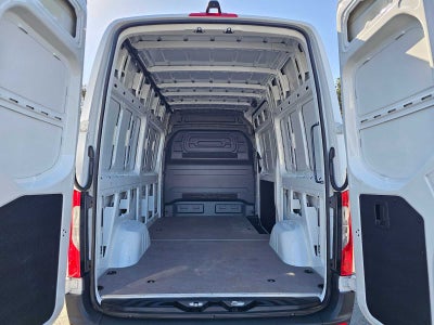 2025 Mercedes-Benz Sprinter Cargo Van 2500 Standard Roof I4 Diesel 144" RWD