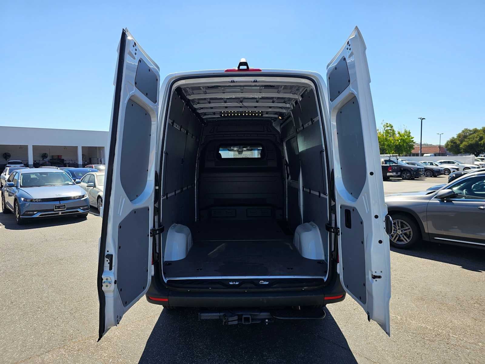2026 Mercedes-Benz Sprinter 2500 Standard Roof I4 Diesel HO 144 RWD