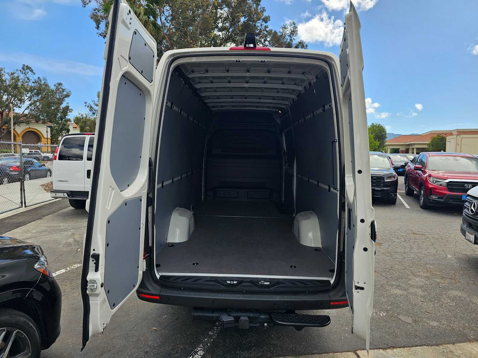 2025 Mercedes-Benz Sprinter Cargo Van 2500 High Roof I4 Diesel HO 170 RWD