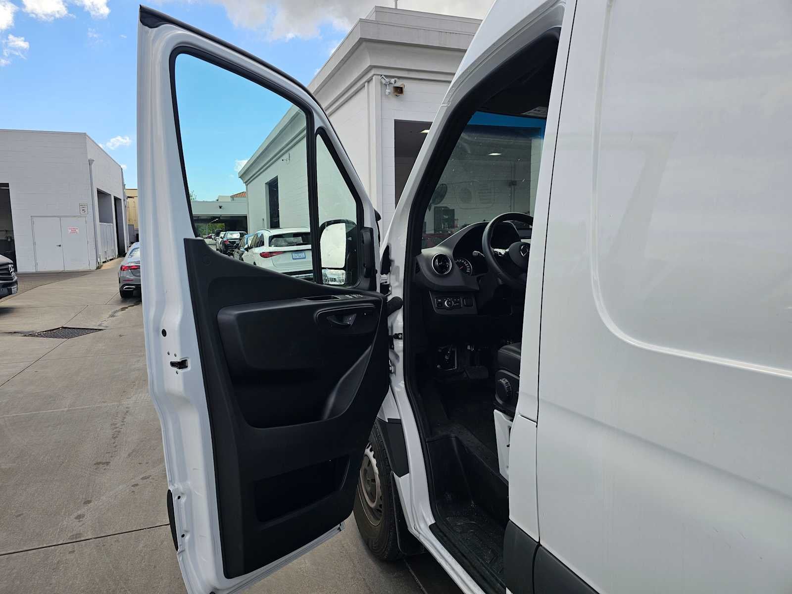 2025 Mercedes-Benz Sprinter Cargo Van 2500 High Roof I4 Diesel HO 170 Extended RWD